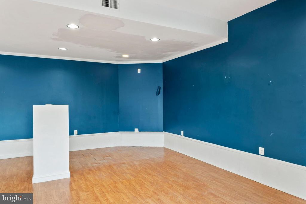 Image 53 of property listing at 653-655 CONSTITUTION AVE NE, Washington, DC 20002