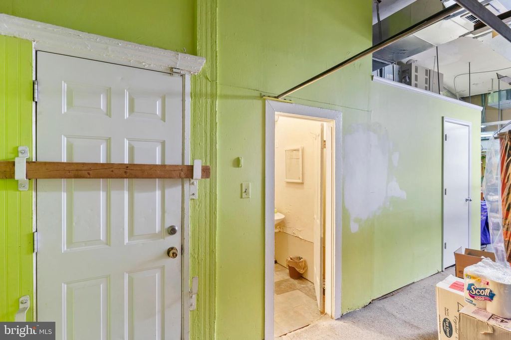 Image 64 of property listing at 653-655 CONSTITUTION AVE NE, Washington, DC 20002