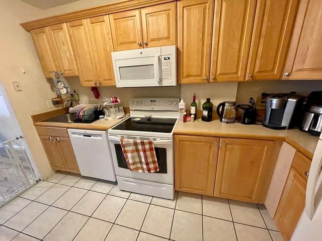 100 Marion Street 18, Brookline, MA 02446