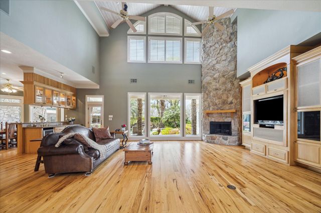 6111 Creekview Drive, Sugar Land, TX 77479