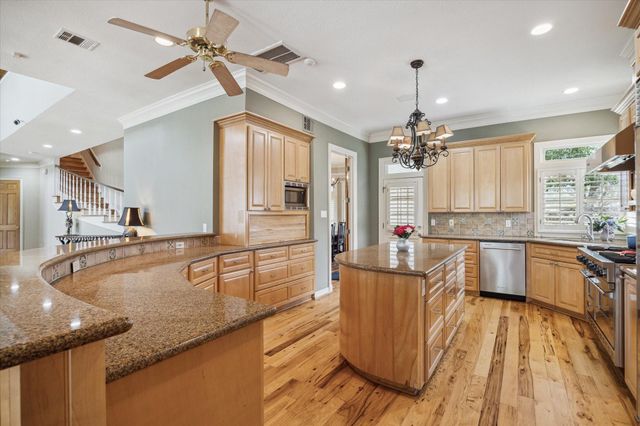 6111 Creekview Drive, Sugar Land, TX 77479