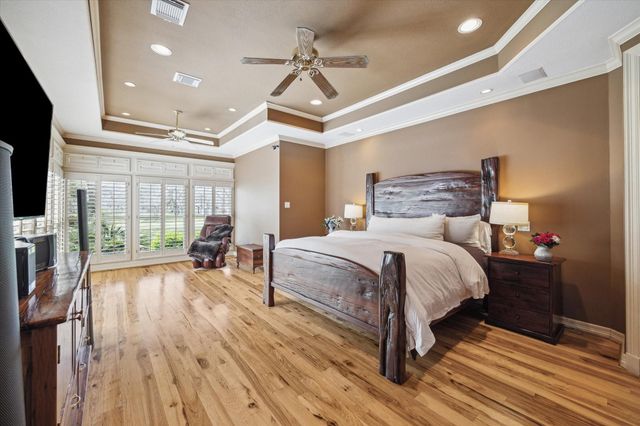 6111 Creekview Drive, Sugar Land, TX 77479