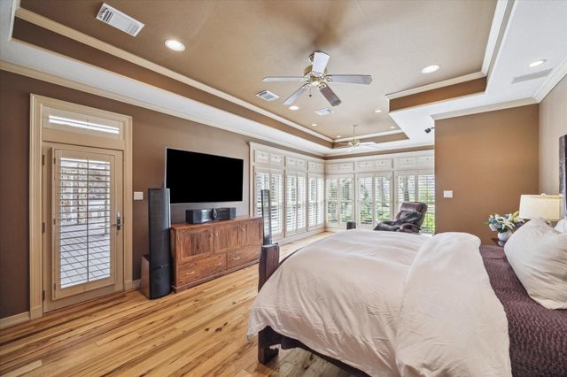 6111 Creekview Drive, Sugar Land, TX 77479