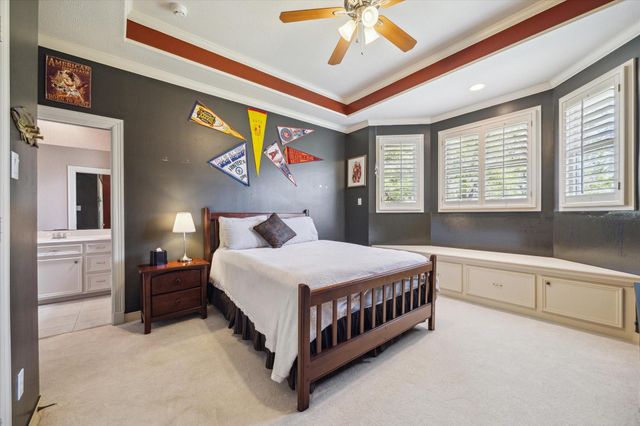 6111 Creekview Drive, Sugar Land, TX 77479