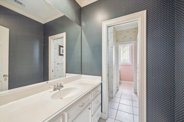 6111 Creekview Drive, Sugar Land, TX 77479