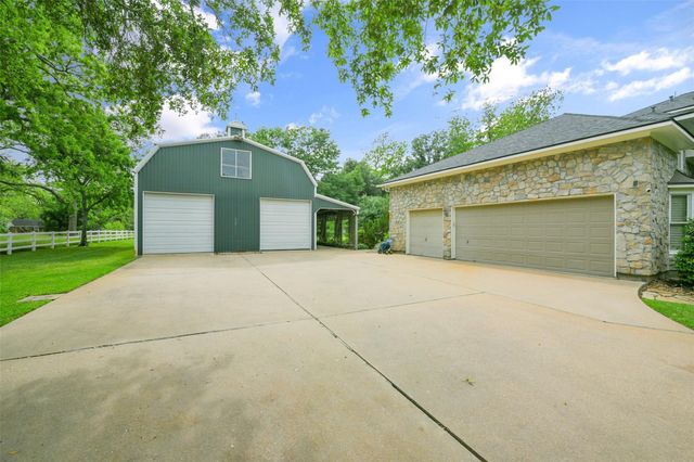 6111 Creekview Drive, Sugar Land, TX 77479