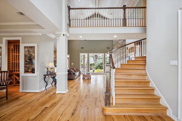 6111 Creekview Drive, Sugar Land, TX 77479