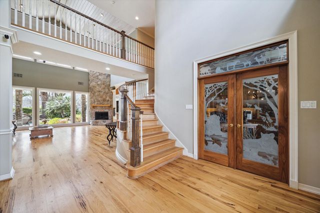 6111 Creekview Drive, Sugar Land, TX 77479