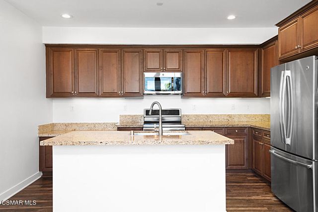 31 Jensen Court, Thousand Oaks, CA 91360