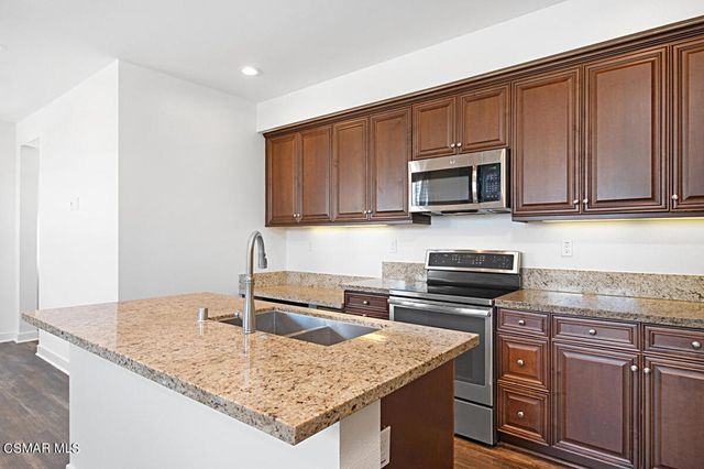 31 Jensen Court, Thousand Oaks, CA 91360