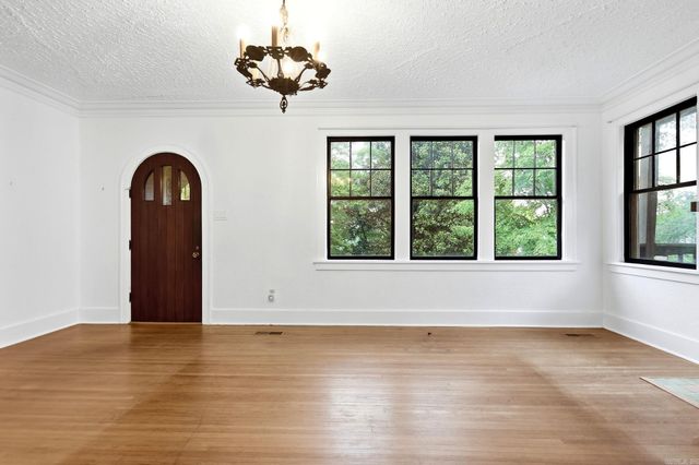 3905 Oakwood Road, Little Rock, AR 72205