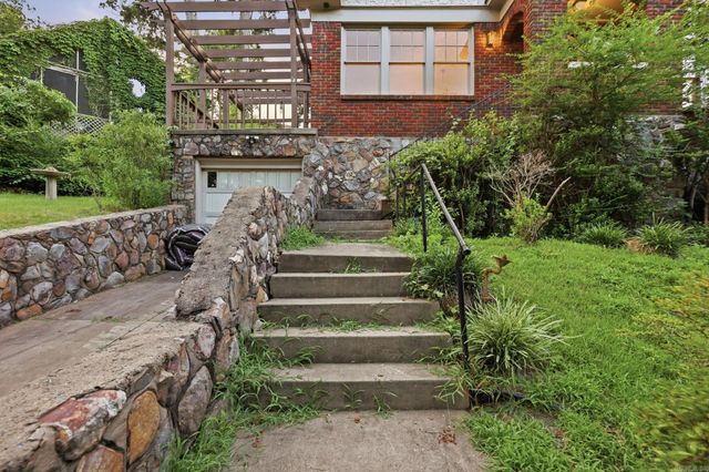 3905 Oakwood Road, Little Rock, AR 72205