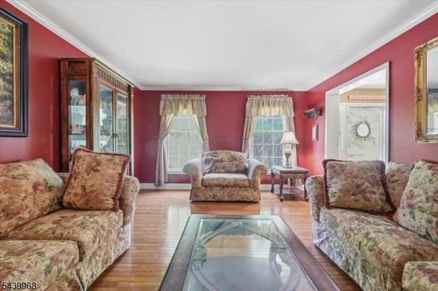 30 Glen Eagles Rd, Washington Twp., NJ 07882