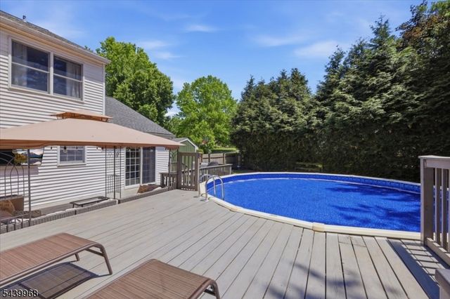 30 Glen Eagles Rd, Washington Twp., NJ 07882
