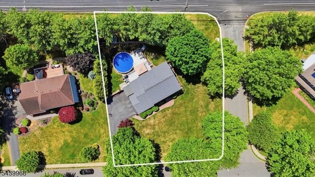 30 Glen Eagles Rd, Washington Twp., NJ 07882