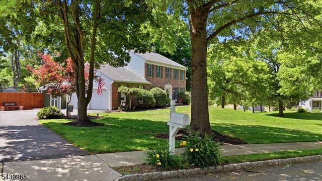 30 Glen Eagles Rd, Washington Twp., NJ 07882