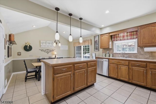 30 Glen Eagles Rd, Washington Twp., NJ 07882