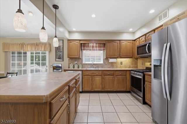 30 Glen Eagles Rd, Washington Twp., NJ 07882
