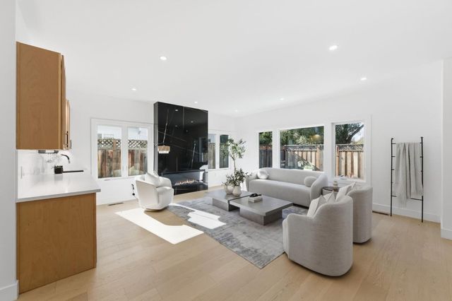 1748 Crane Avenue, Mountain View, CA 94040