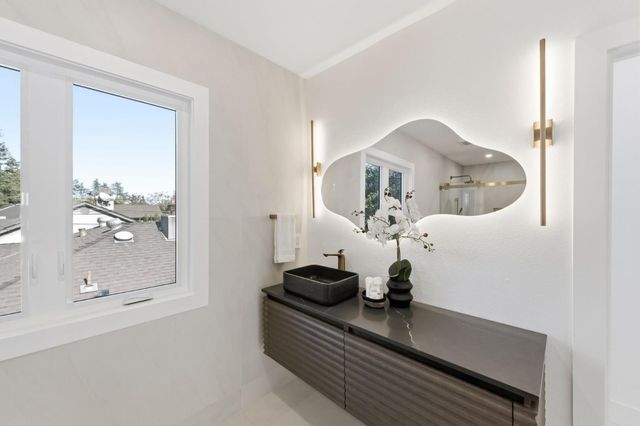 1748 Crane Avenue, Mountain View, CA 94040