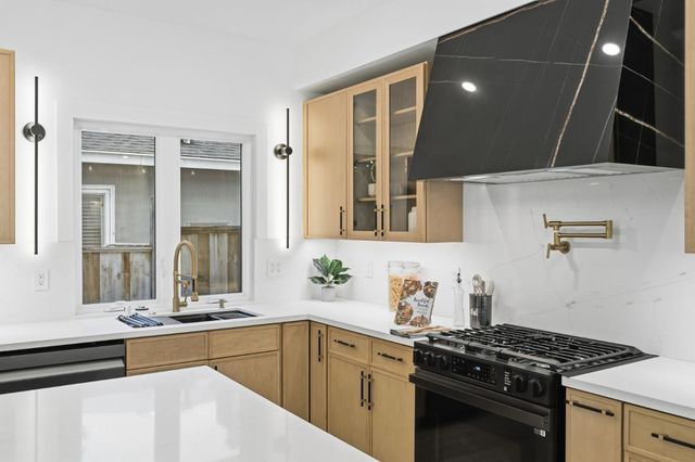 1748 Crane Avenue, Mountain View, CA 94040