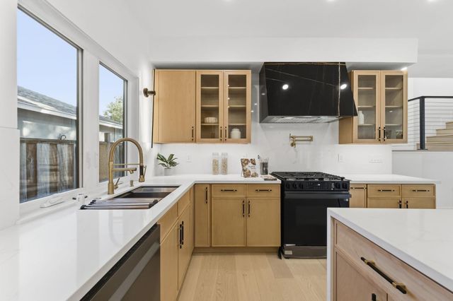 1748 Crane Avenue, Mountain View, CA 94040