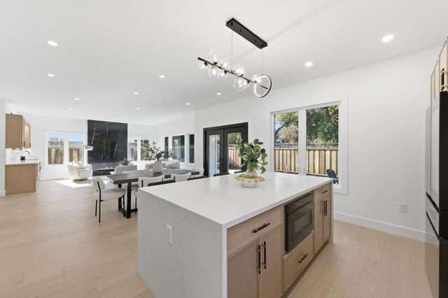 1748 Crane Avenue, Mountain View, CA 94040