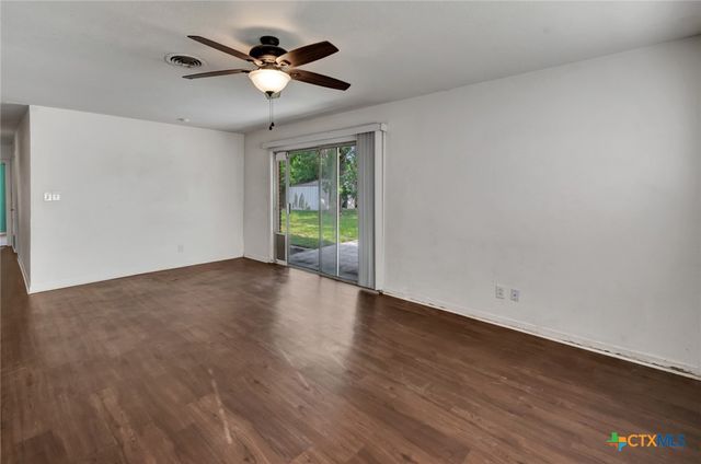 2307 E Airline Road, Victoria, TX 77901
