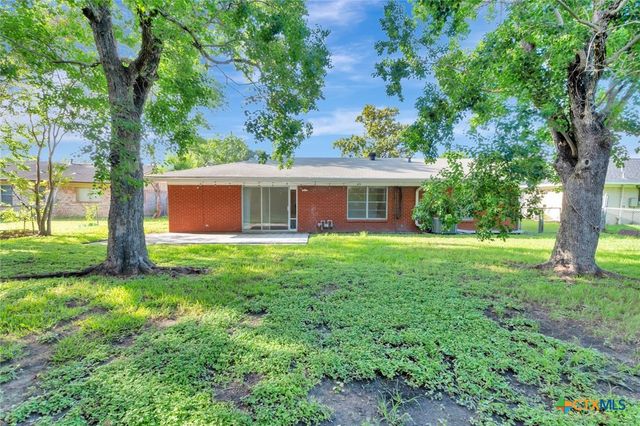2307 E Airline Road, Victoria, TX 77901