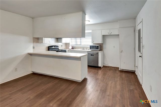 2307 E Airline Road, Victoria, TX 77901