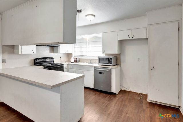 2307 E Airline Road, Victoria, TX 77901