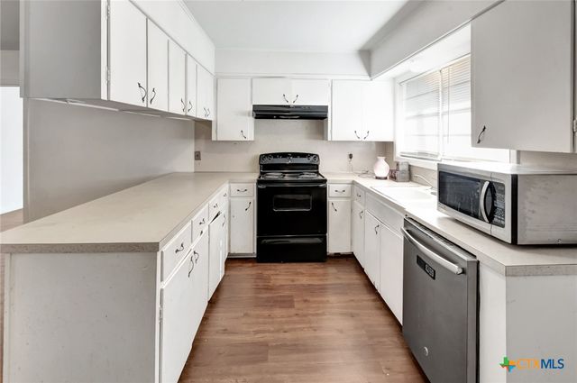 2307 E Airline Road, Victoria, TX 77901