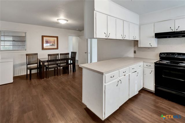 2307 E Airline Road, Victoria, TX 77901