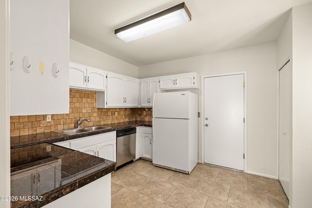 6224 N Rockglen Road, Tucson, AZ 85704