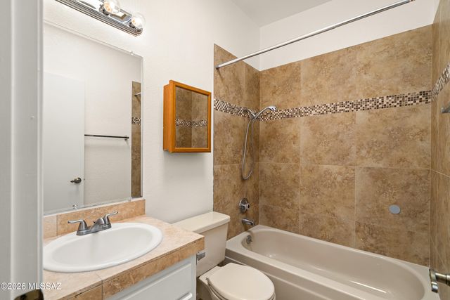 6224 N Rockglen Road, Tucson, AZ 85704