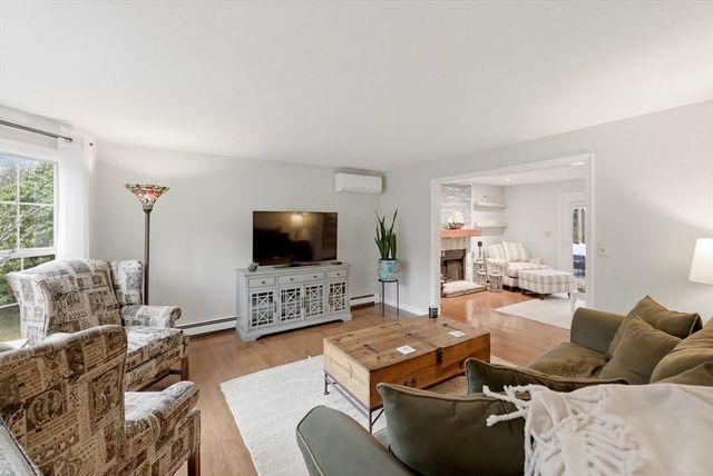 12 Alpine Run Rd, Kingston, MA 02364