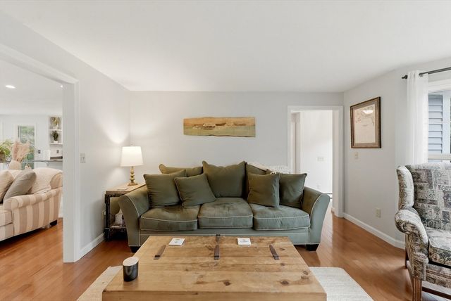 12 Alpine Run Rd, Kingston, MA 02364