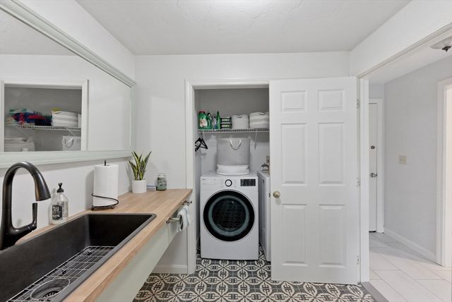 12 Alpine Run Rd, Kingston, MA 02364