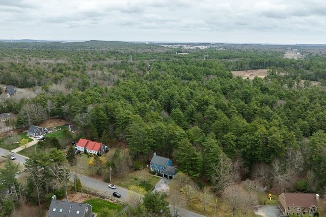 12 Alpine Run Rd, Kingston, MA 02364