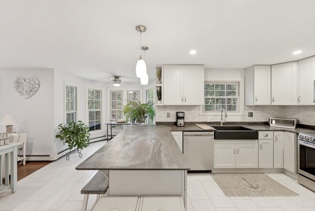 12 Alpine Run Rd, Kingston, MA 02364