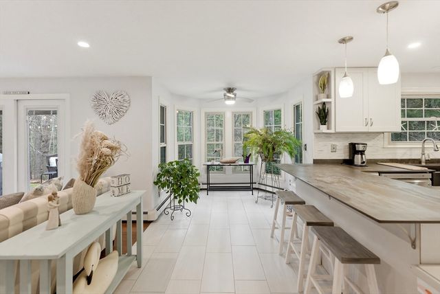 12 Alpine Run Rd, Kingston, MA 02364