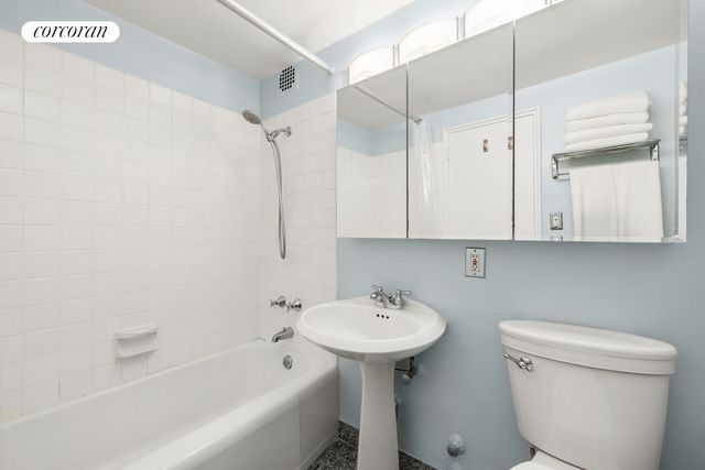 80 Park Ave Apt 12C, New York City, NY 10016
