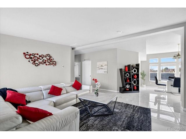 689 Willow Dr, Brighton, CO 80603