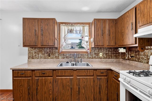 2426 Russell Avenue, Youngstown, OH 44509