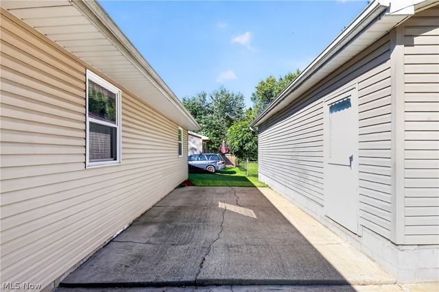2426 Russell Avenue, Youngstown, OH 44509