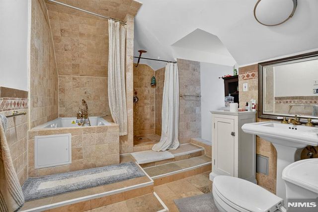 285 Maple Street, Englewood, NJ 07631