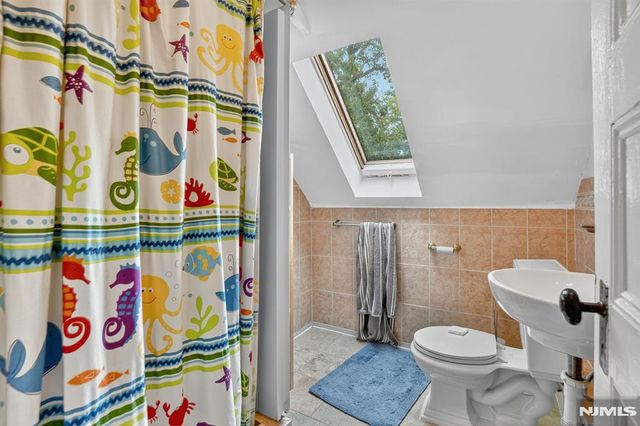 285 Maple Street, Englewood, NJ 07631