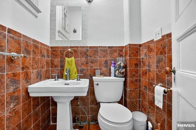 285 Maple Street, Englewood, NJ 07631