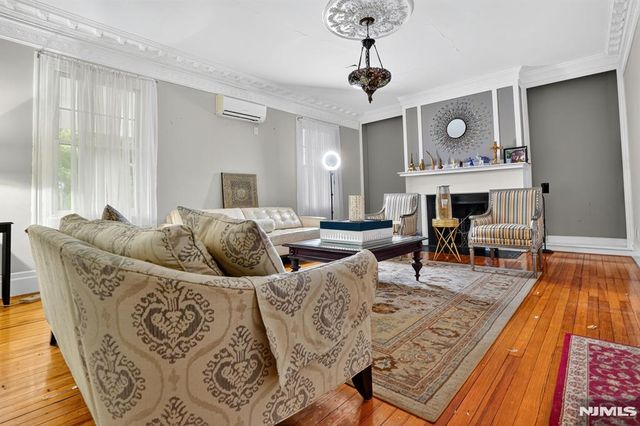 285 Maple Street, Englewood, NJ 07631