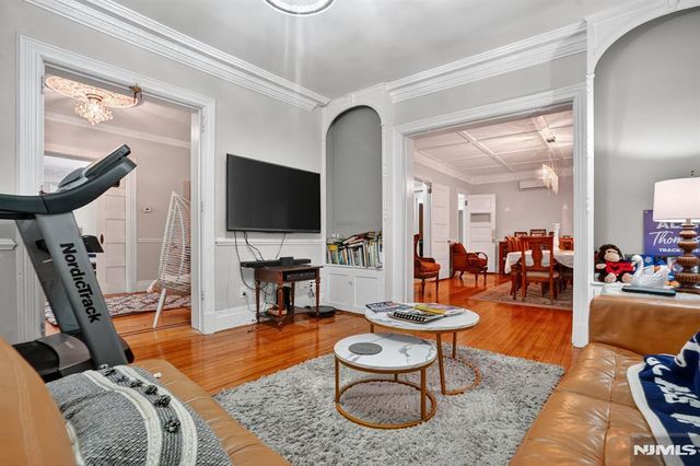 285 Maple Street, Englewood, NJ 07631